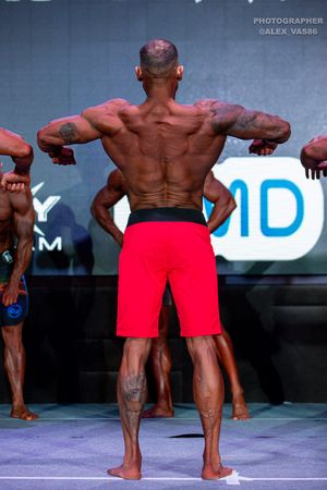 MEN'S PHYSIQUE 174